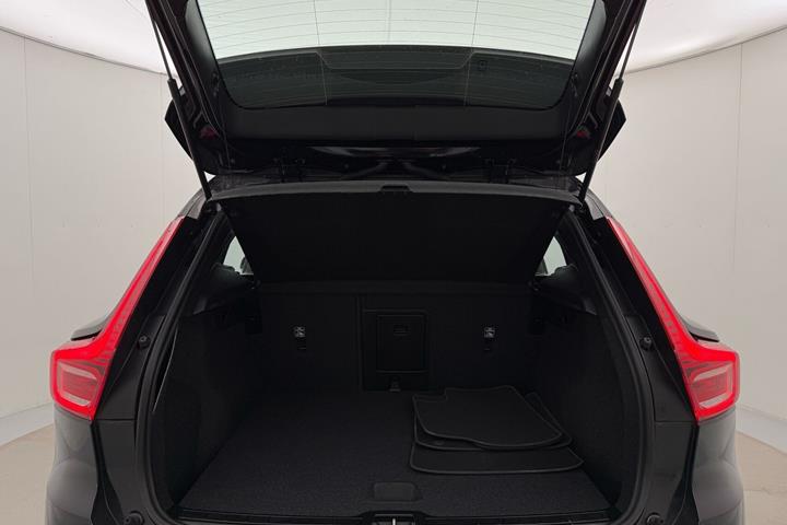 Sort Volvo XC40 fra 2023