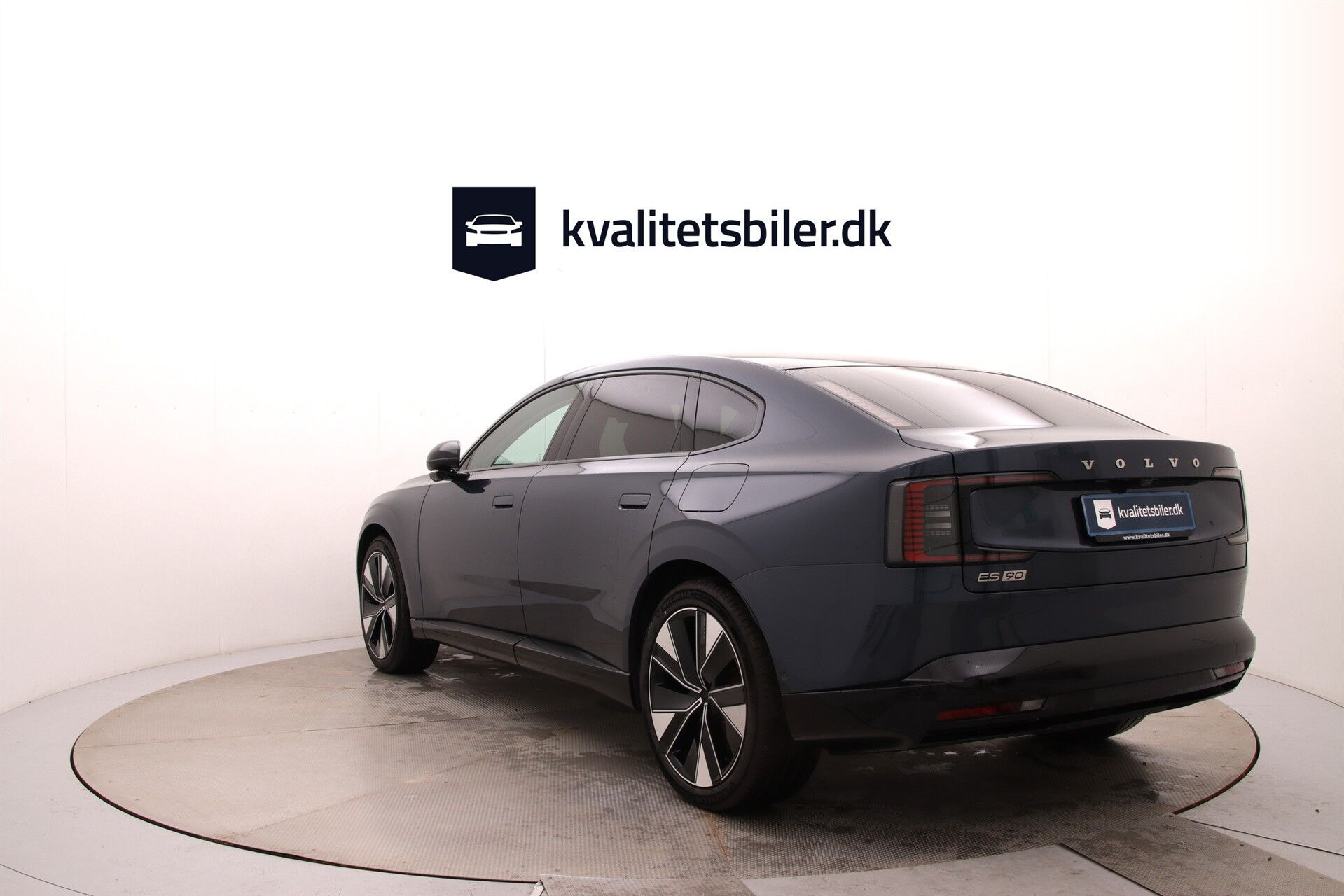 Blå Volvo ES90 fra 2026