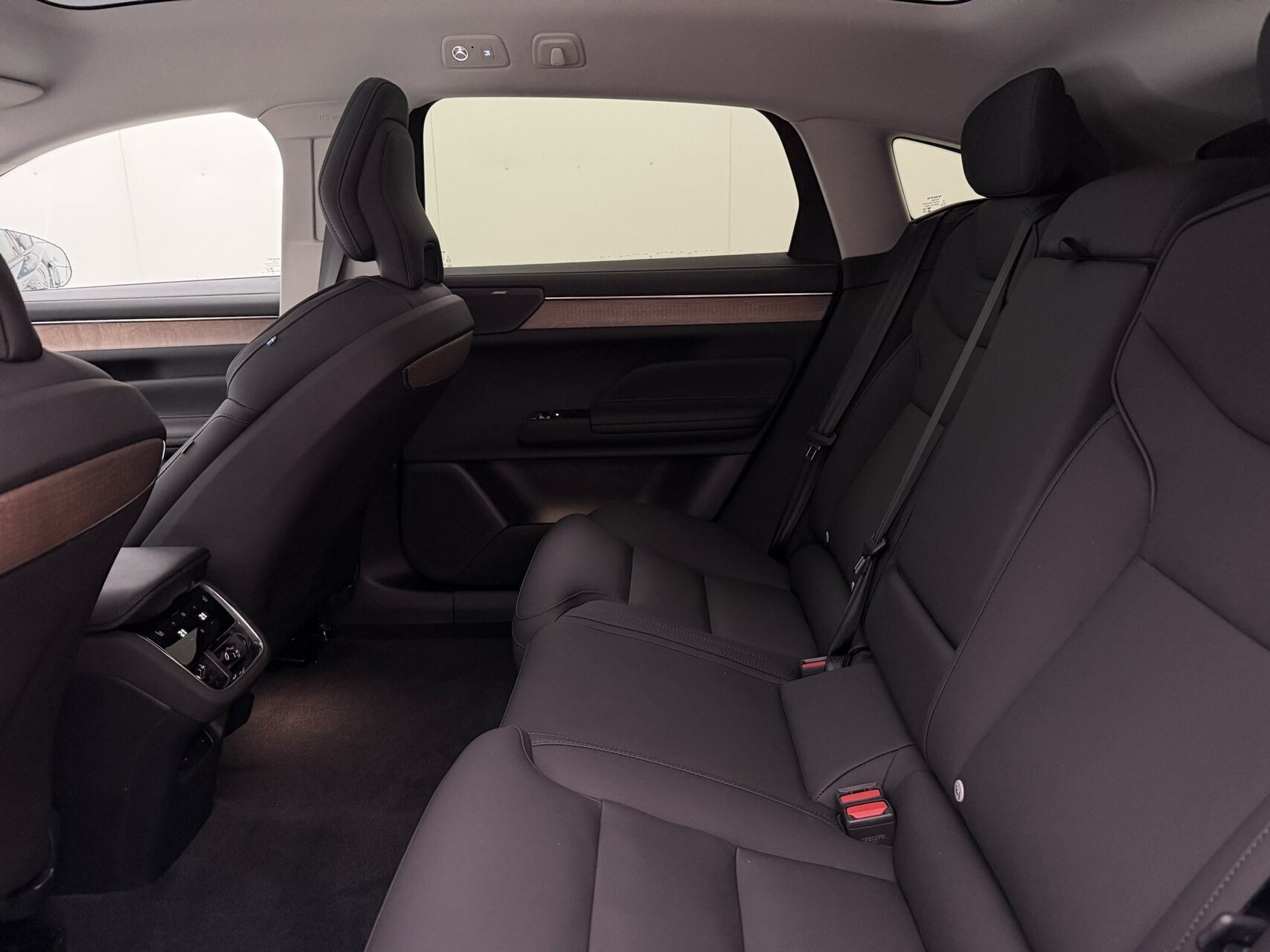 Blå Volvo ES90 fra 2026
