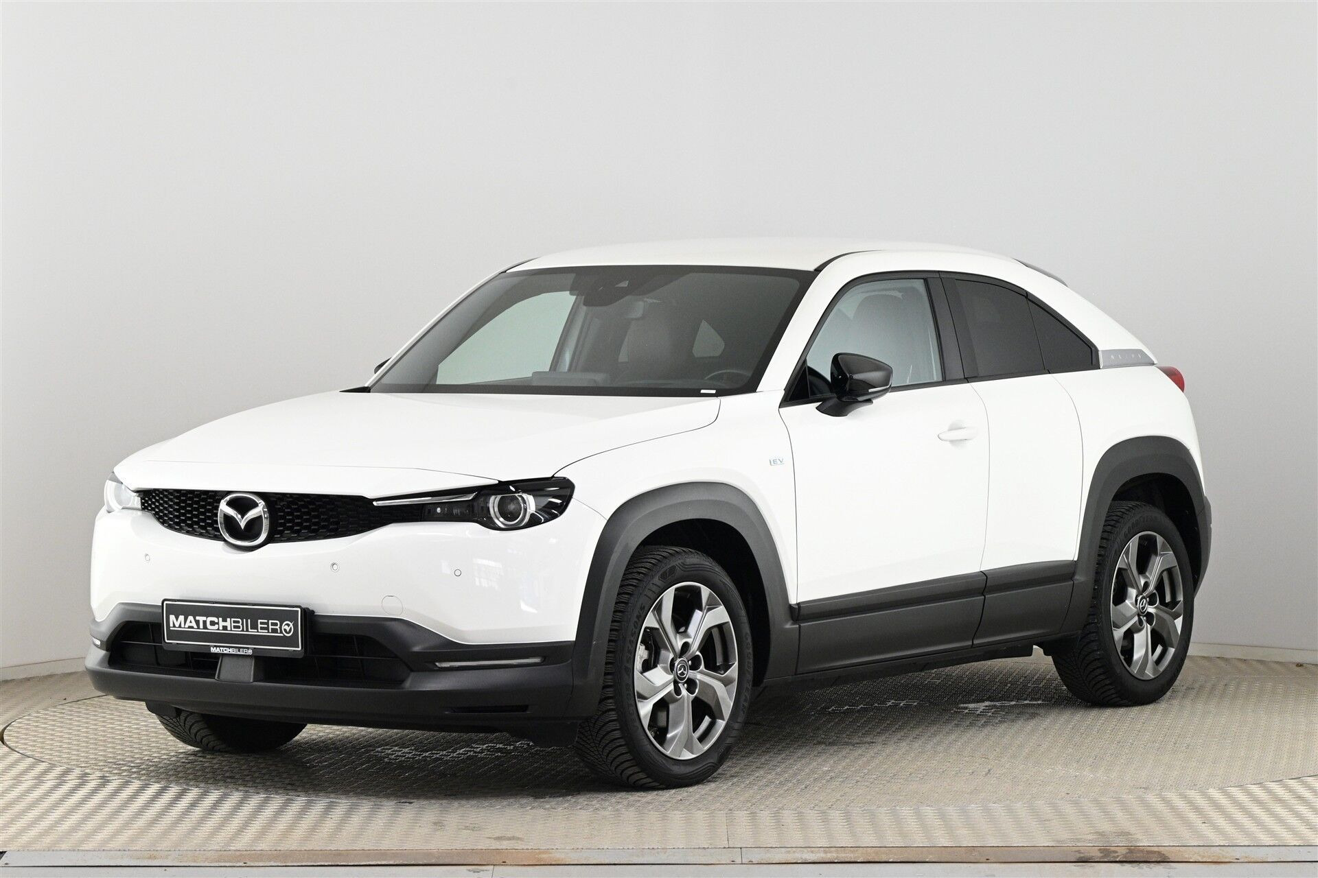 Hvid Mazda MX-30 fra 2023