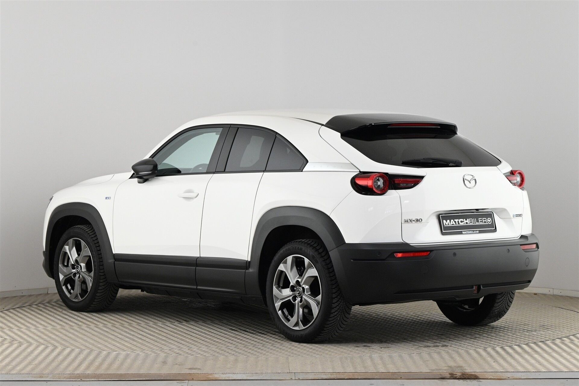 Hvid Mazda MX-30 fra 2023