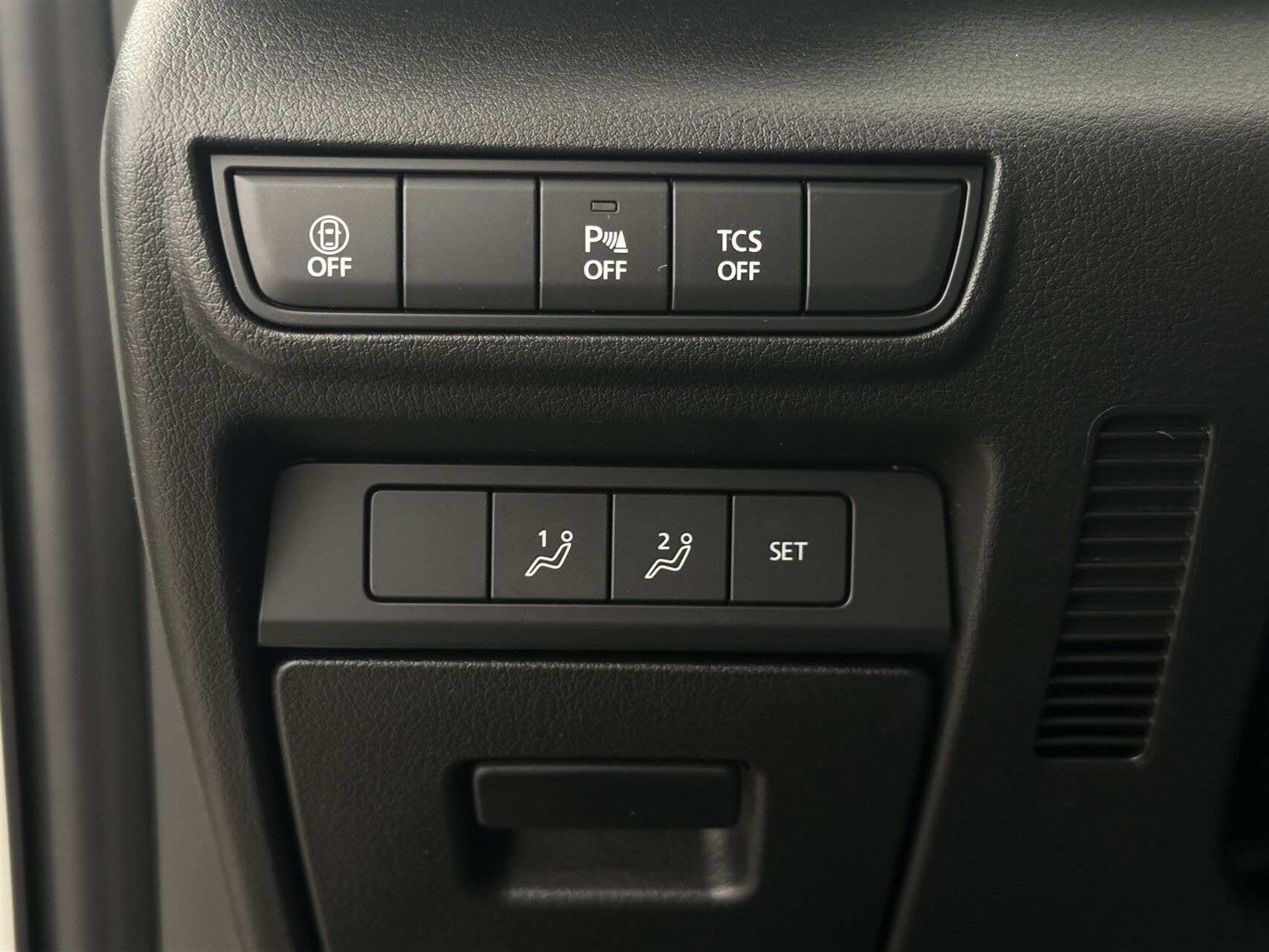 Hvid Mazda MX-30 fra 2023