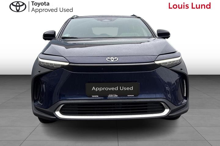 Turquoise Toyota BZ4X fra 2023