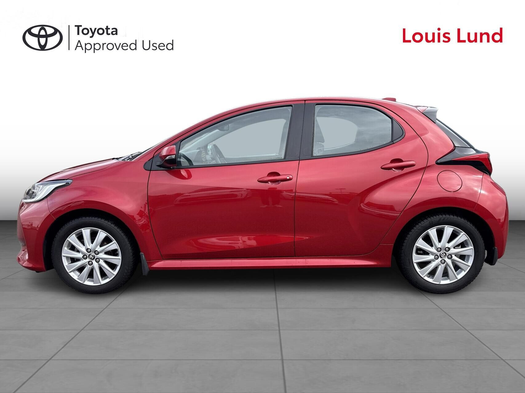 Rød Toyota Yaris fra 2021