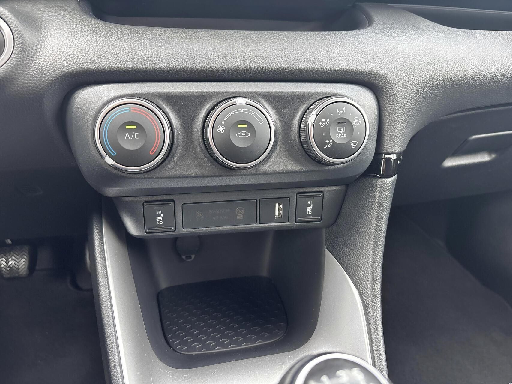 Rød Toyota Yaris fra 2021