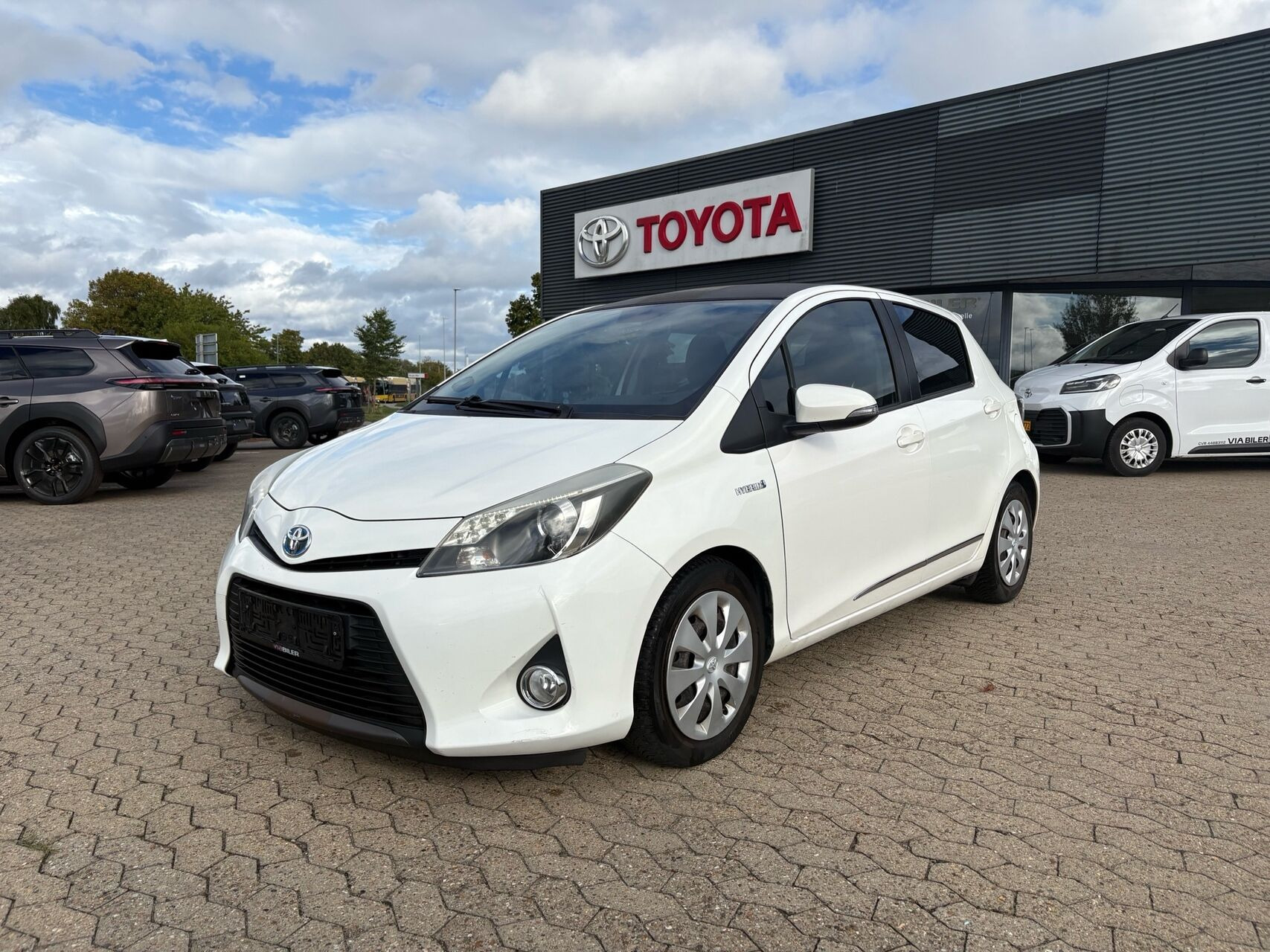 Toyota Yaris 1,5 VVT-I  Hybrid H2 Touch E-CVT 100HK 5d Aut.