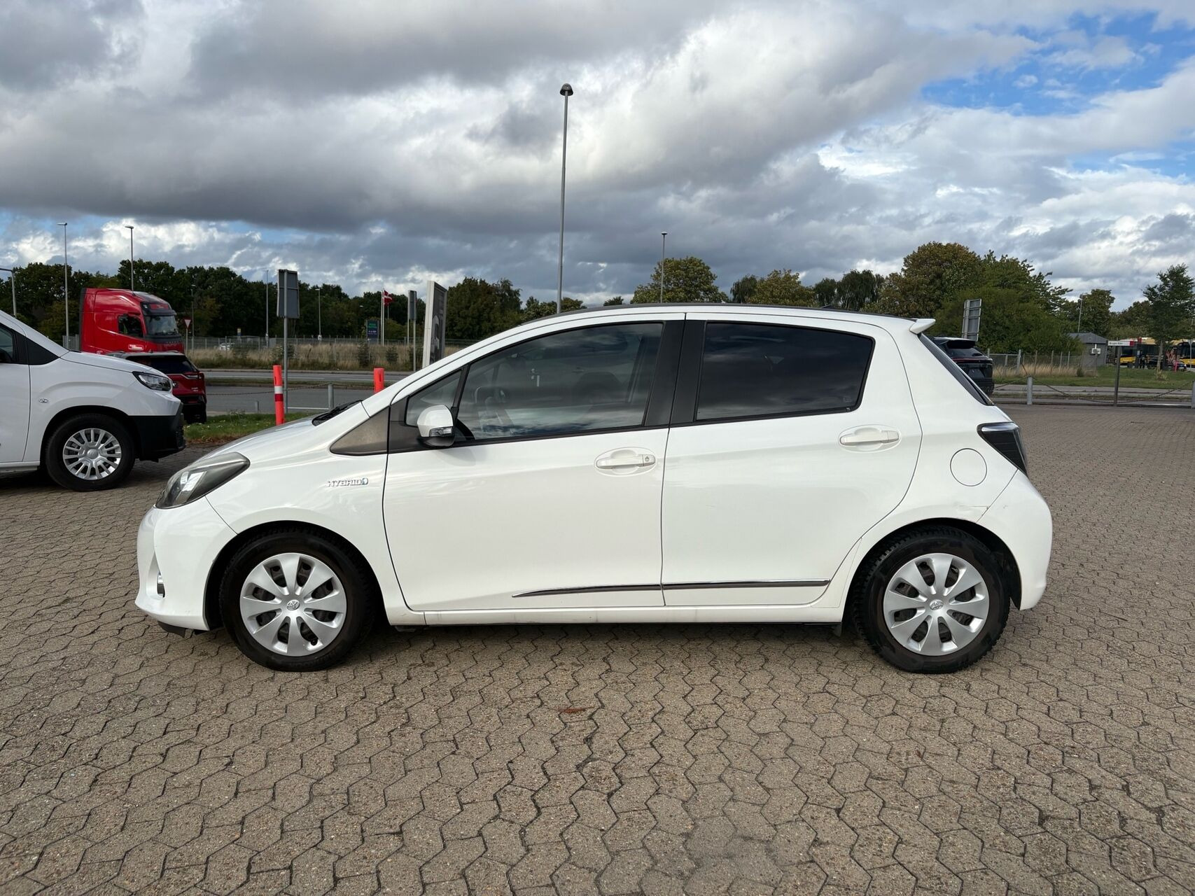 Hvid Toyota Yaris fra 2012