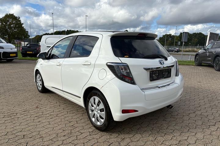 Hvid Toyota Yaris fra 2012