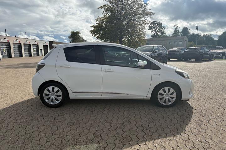 Hvid Toyota Yaris fra 2012