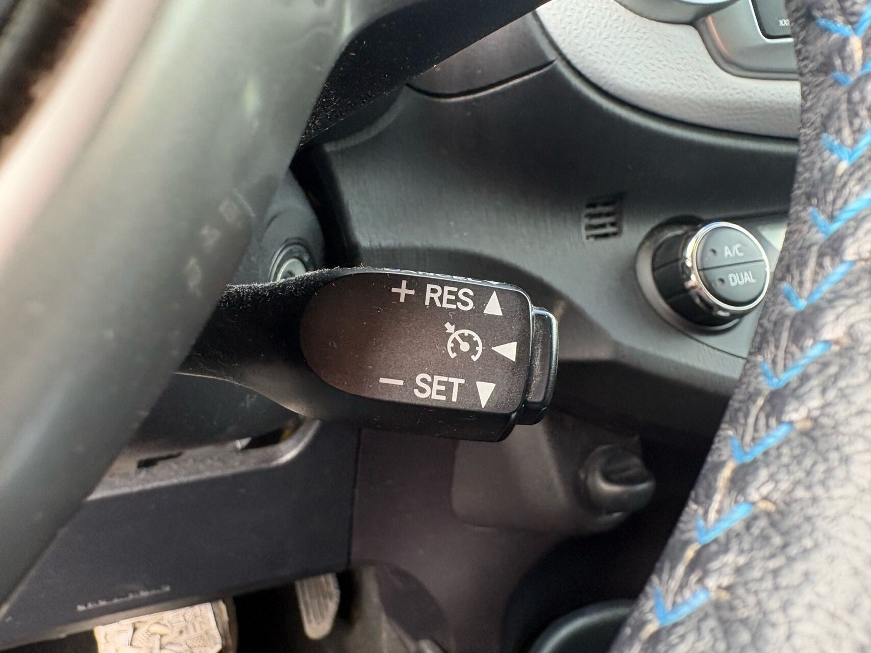 Hvid Toyota Yaris fra 2012