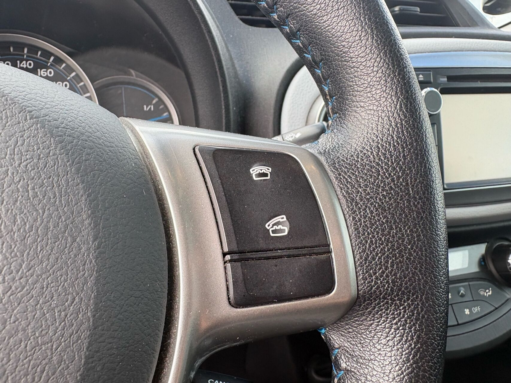 Hvid Toyota Yaris fra 2012