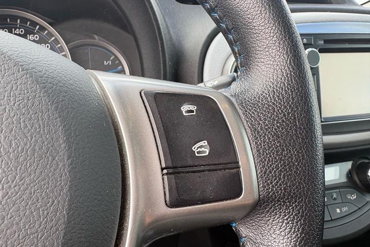 Hvid Toyota Yaris fra 2012