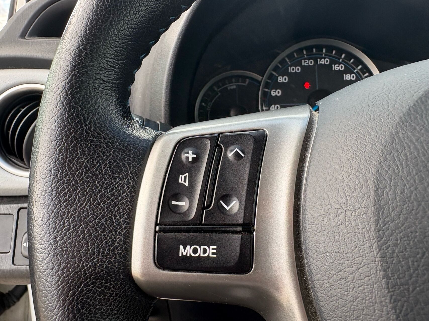 Hvid Toyota Yaris fra 2012