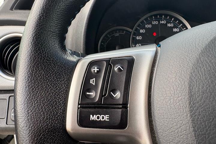 Hvid Toyota Yaris fra 2012