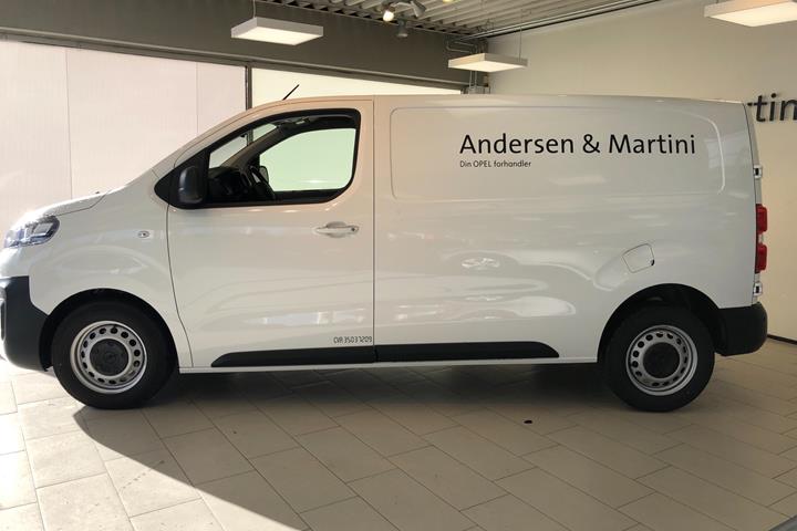 Hvid Opel Vivaro fra 2021
