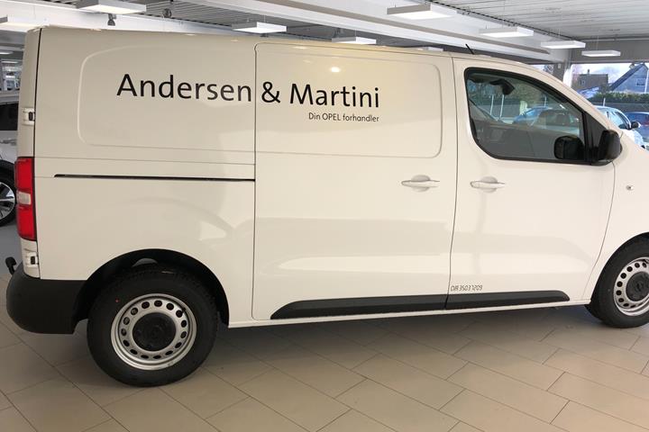 Hvid Opel Vivaro fra 2021