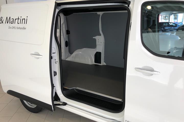 Hvid Opel Vivaro fra 2021