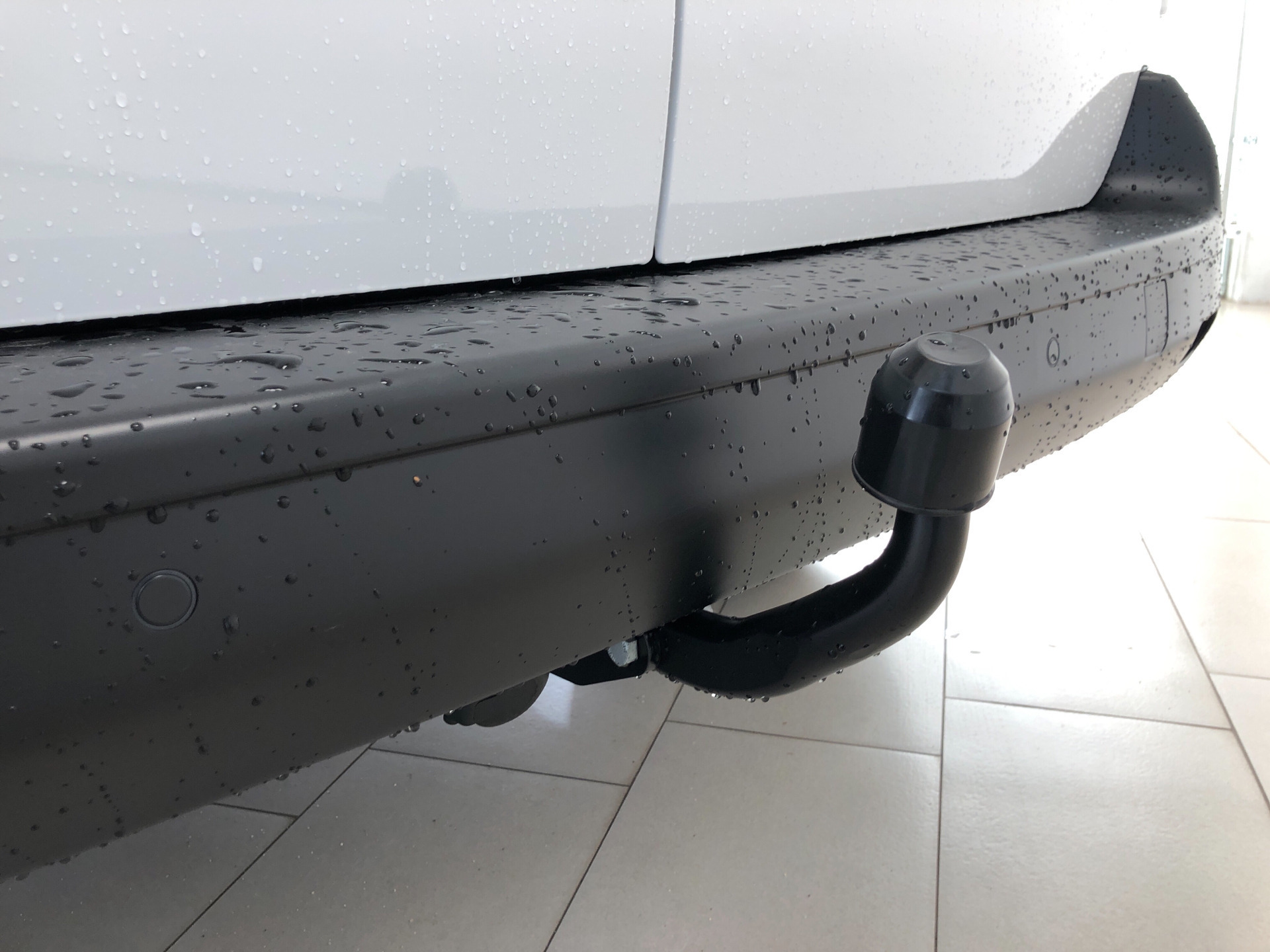 Hvid Opel Vivaro fra 2021