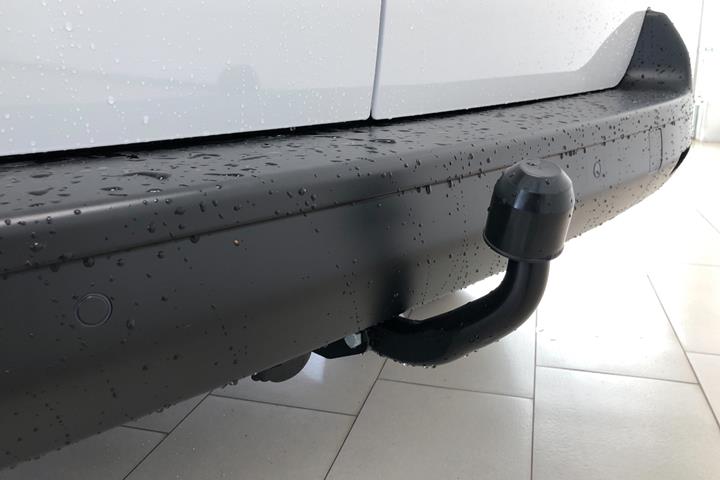 Hvid Opel Vivaro fra 2021