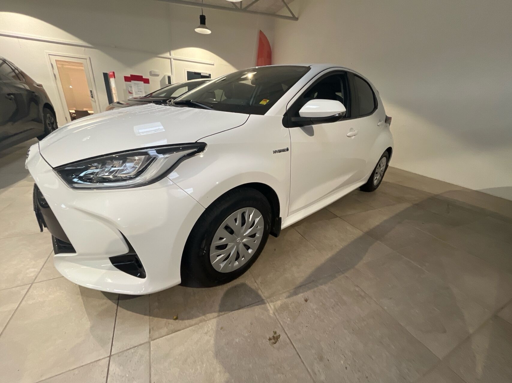 Hvid Toyota Yaris fra 2020