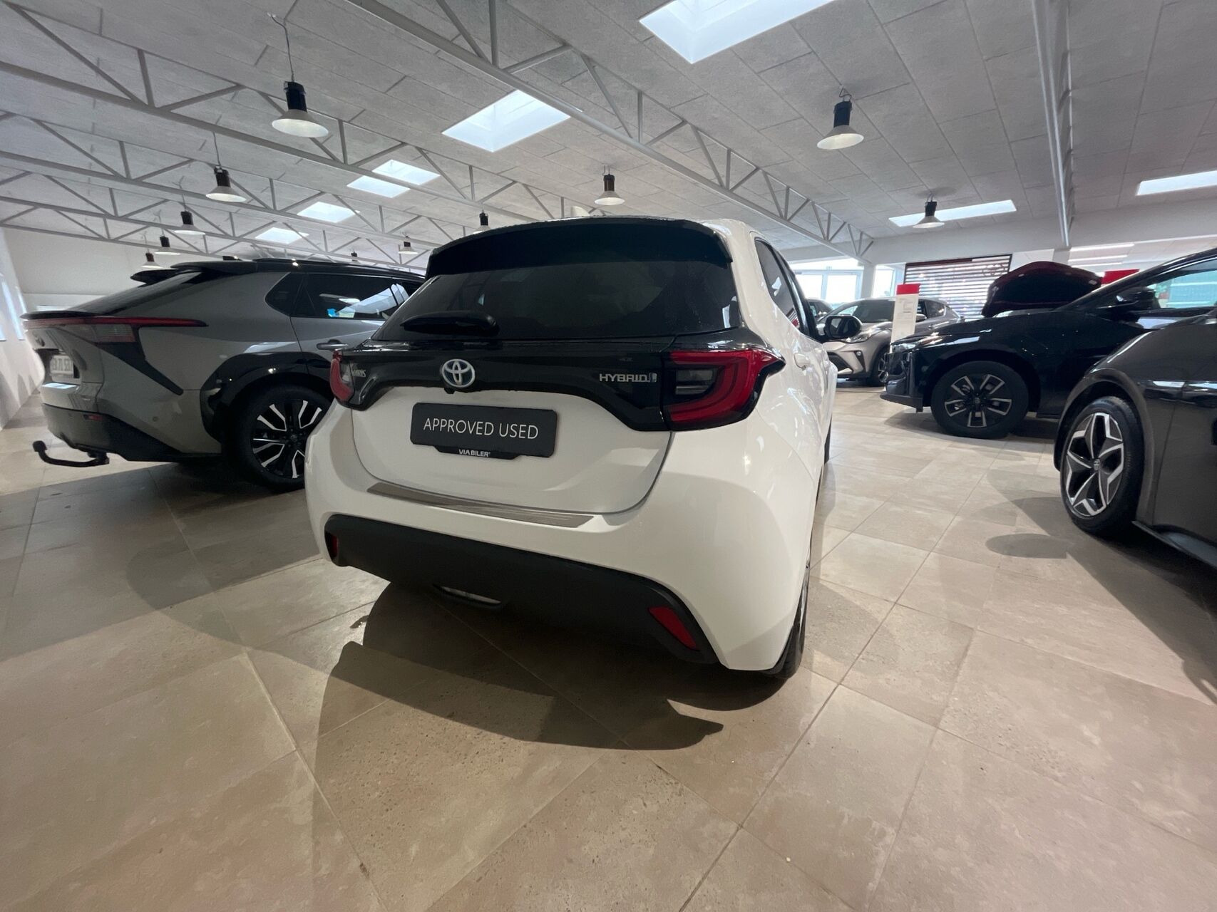 Hvid Toyota Yaris fra 2020