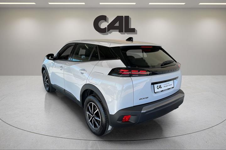 Hvid Peugeot 2008 fra 2024