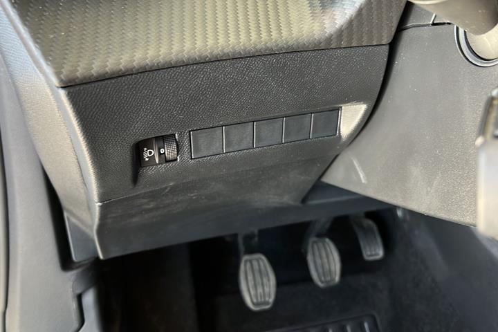 Hvid Peugeot 2008 fra 2024