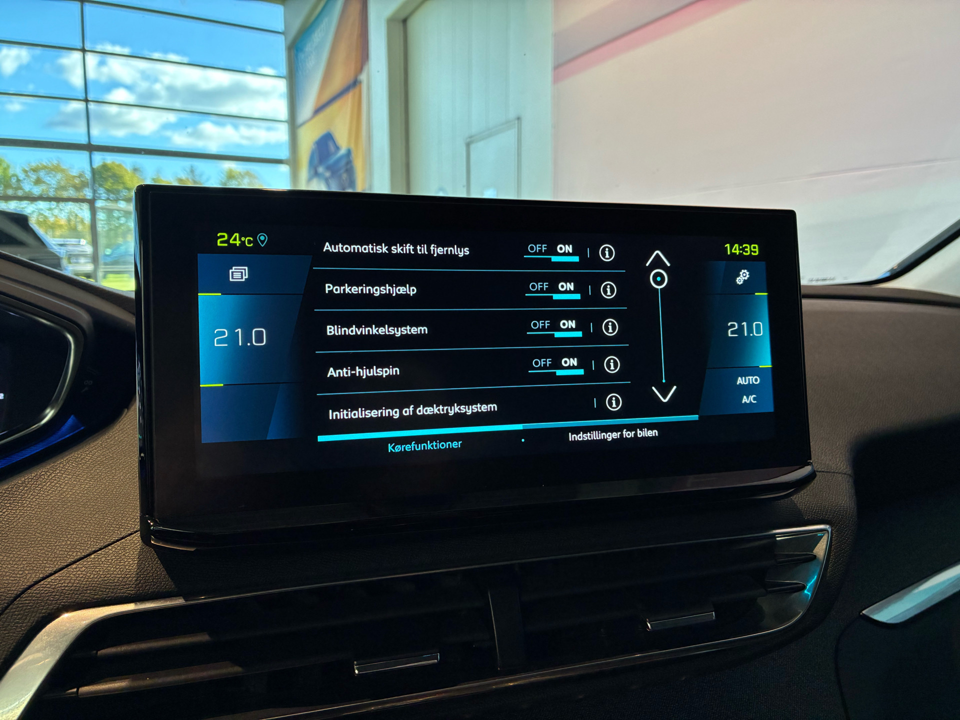 Sølv Peugeot 3008 fra 2021