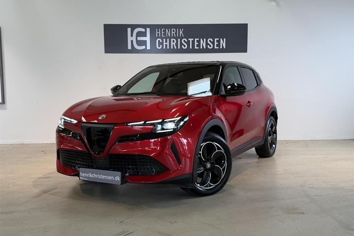 Rød Alfa Romeo Junior fra 2025