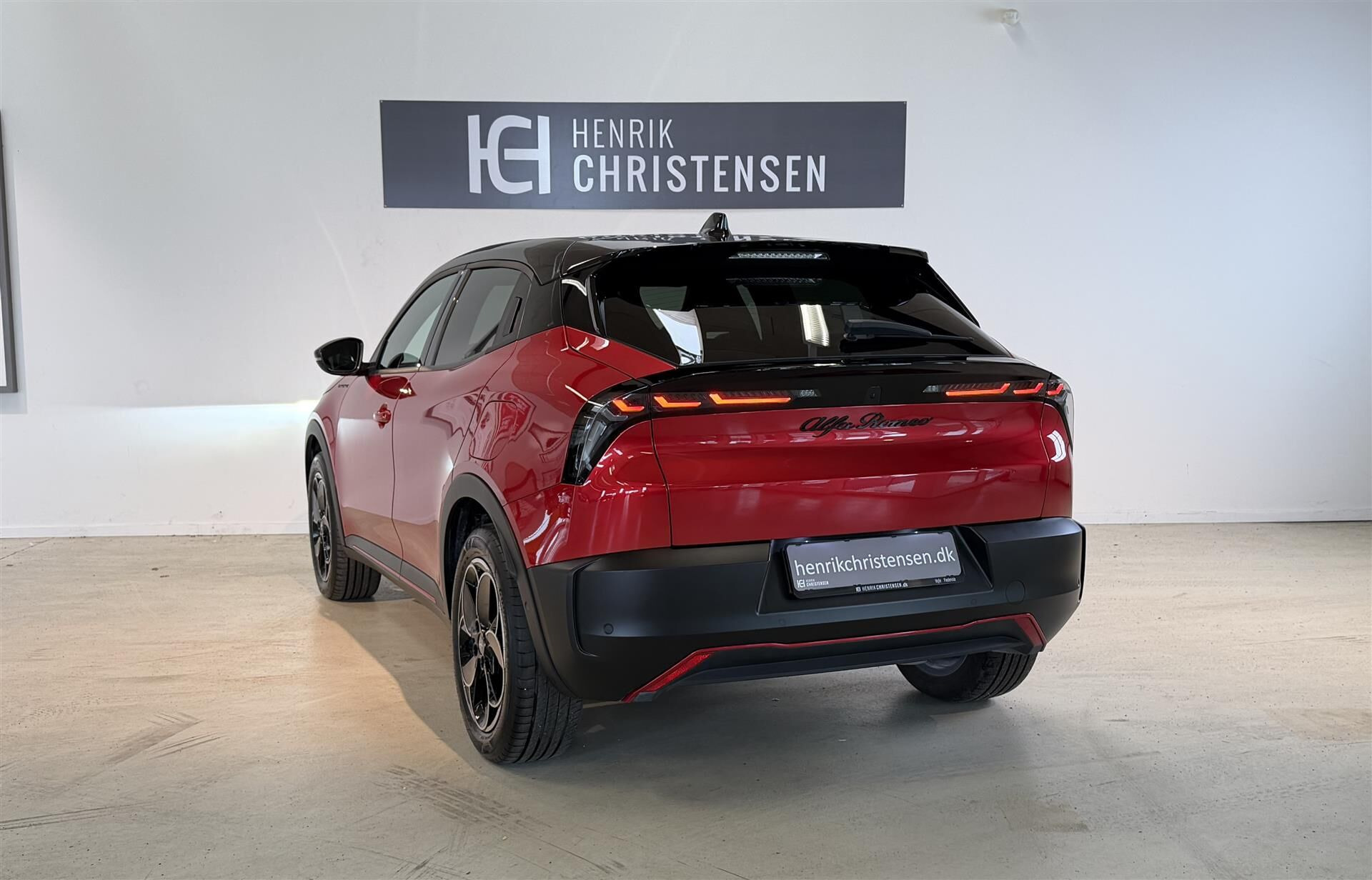 Rød Alfa Romeo Junior fra 2025