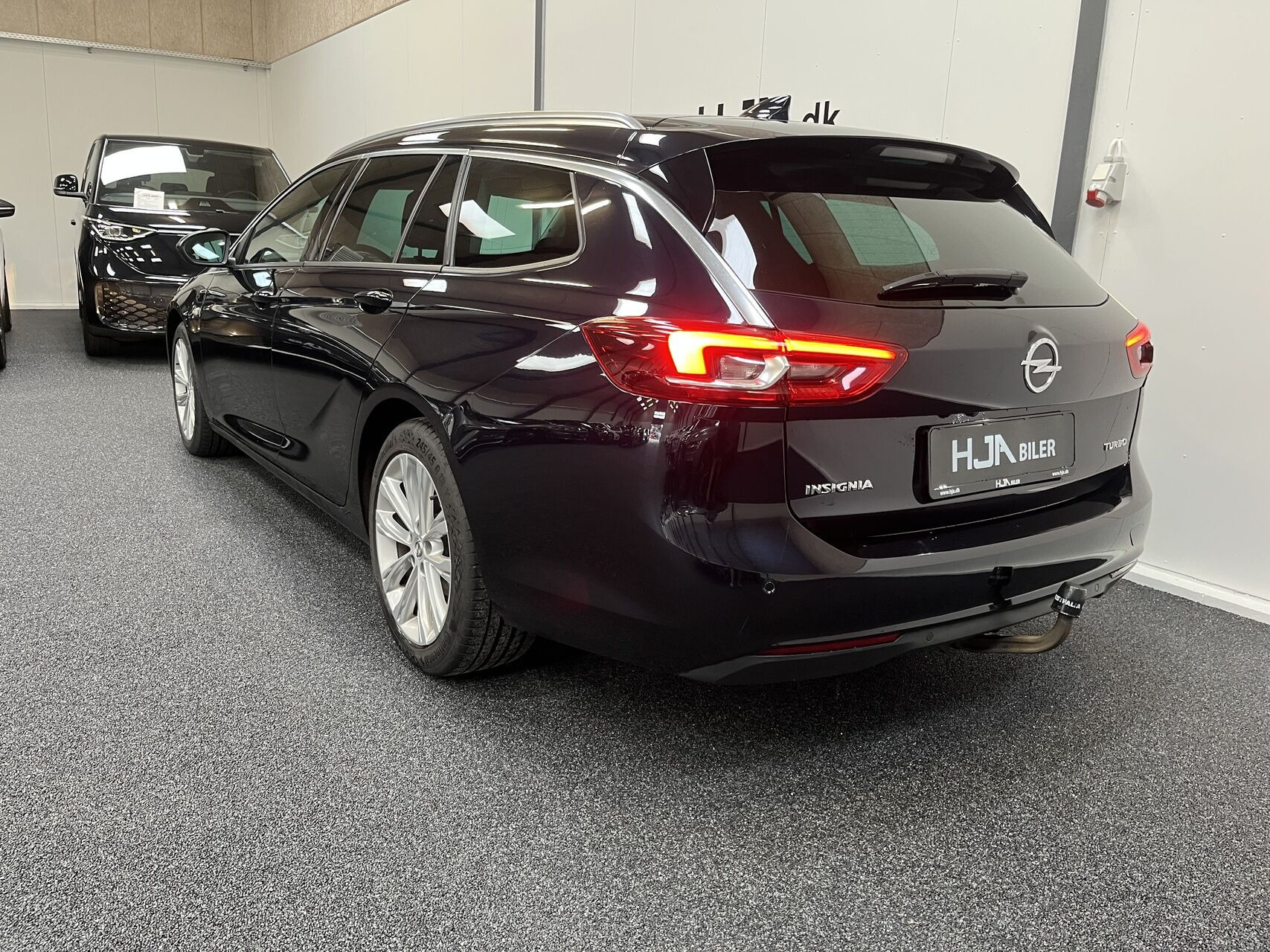 Blå Opel Insignia fra 2018