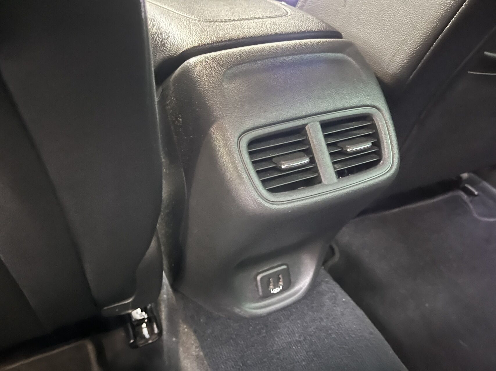 Blå Opel Insignia fra 2018