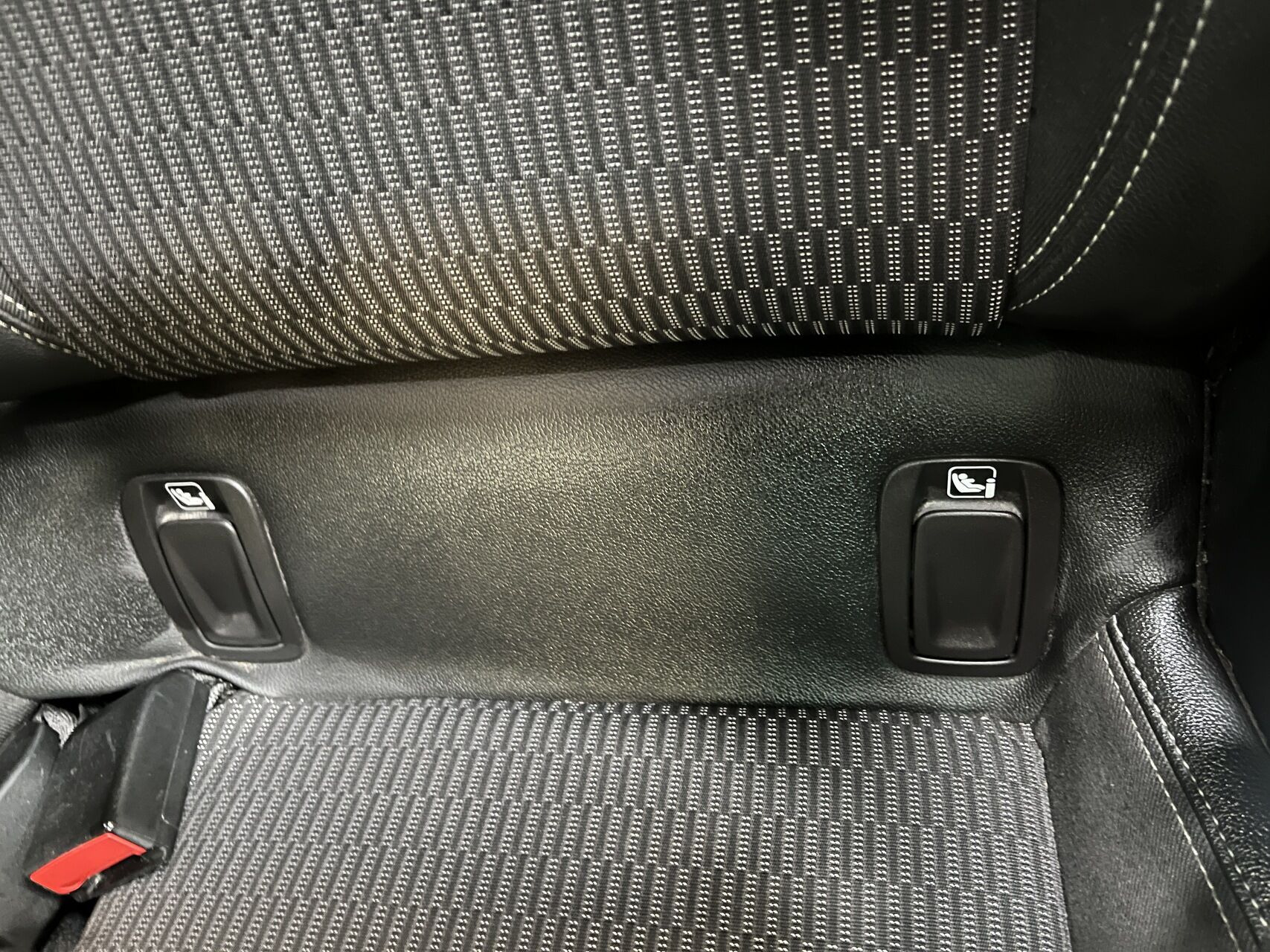 Blå Opel Insignia fra 2018