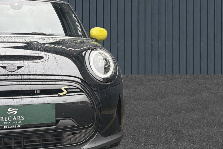 Sort Mini Cooper SE fra 2023