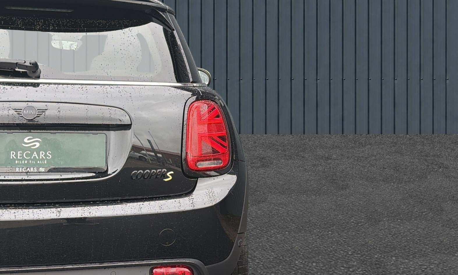 Sort Mini Cooper SE fra 2023
