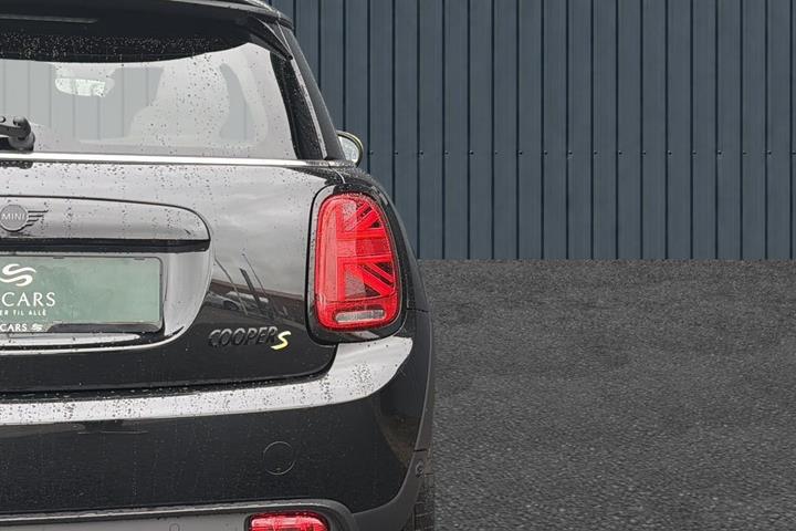 Sort Mini Cooper SE fra 2023