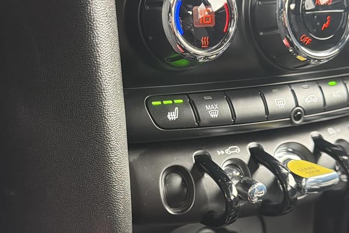 Sort Mini Cooper SE fra 2023