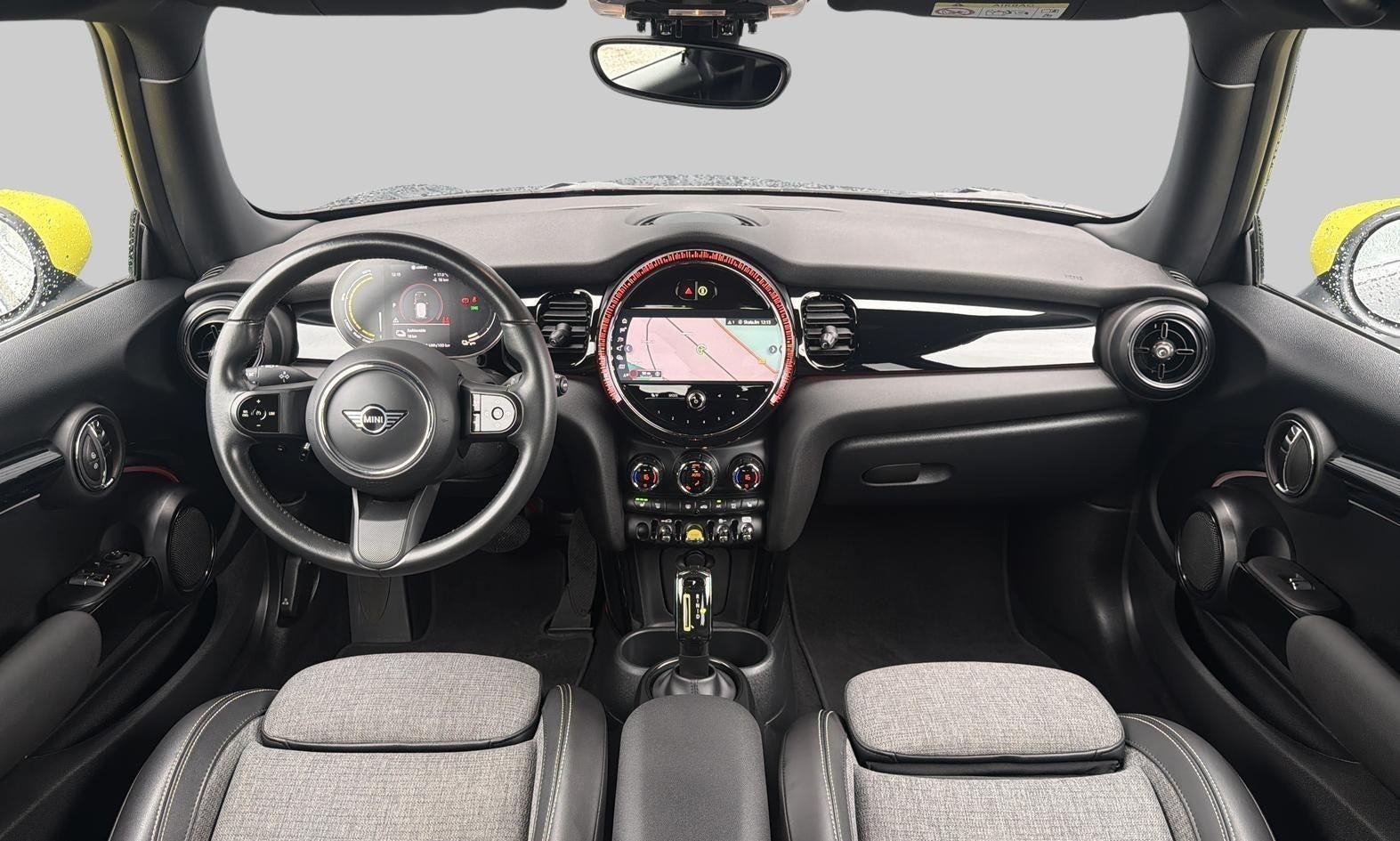 Sort Mini Cooper SE fra 2023
