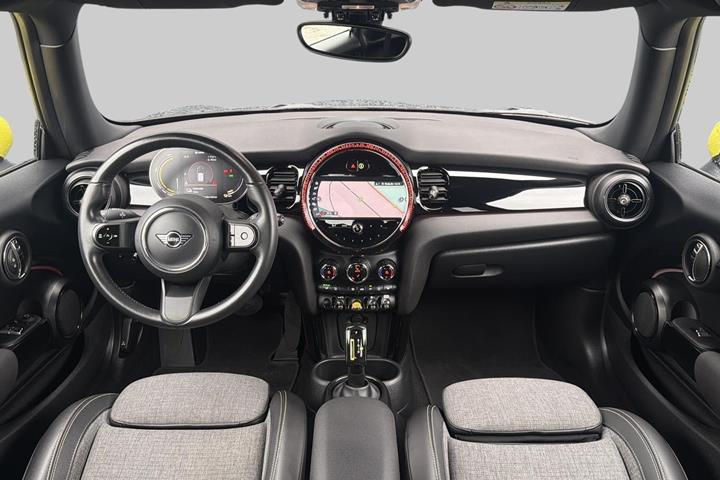 Sort Mini Cooper SE fra 2023