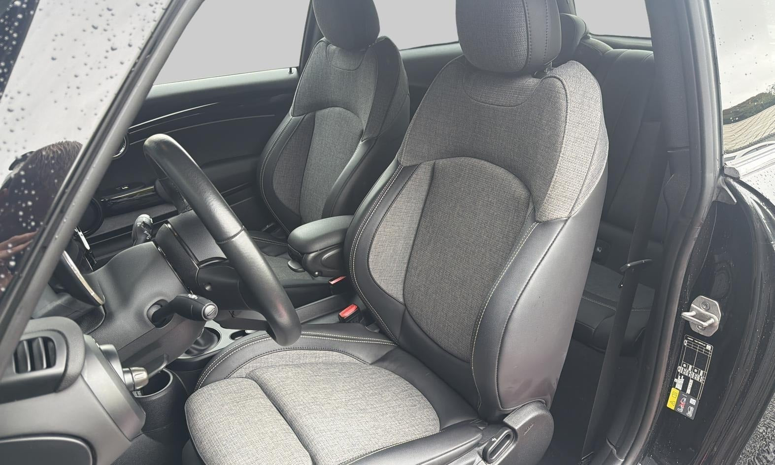 Sort Mini Cooper SE fra 2023