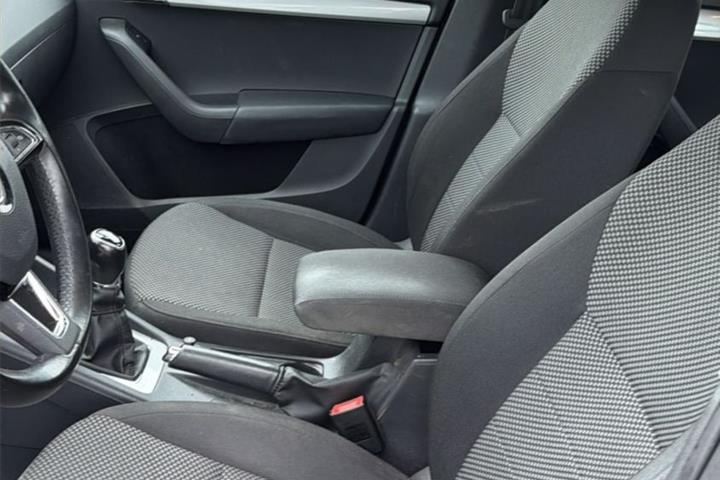 Grå Skoda Octavia fra 2017