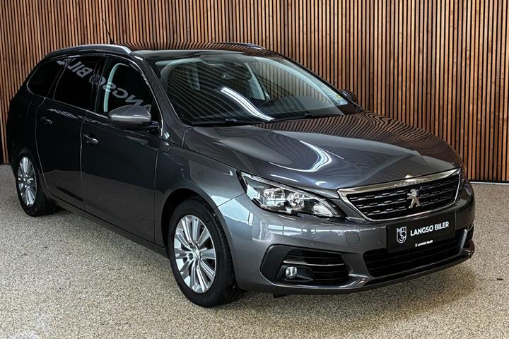 Grå Peugeot 308 fra 2018