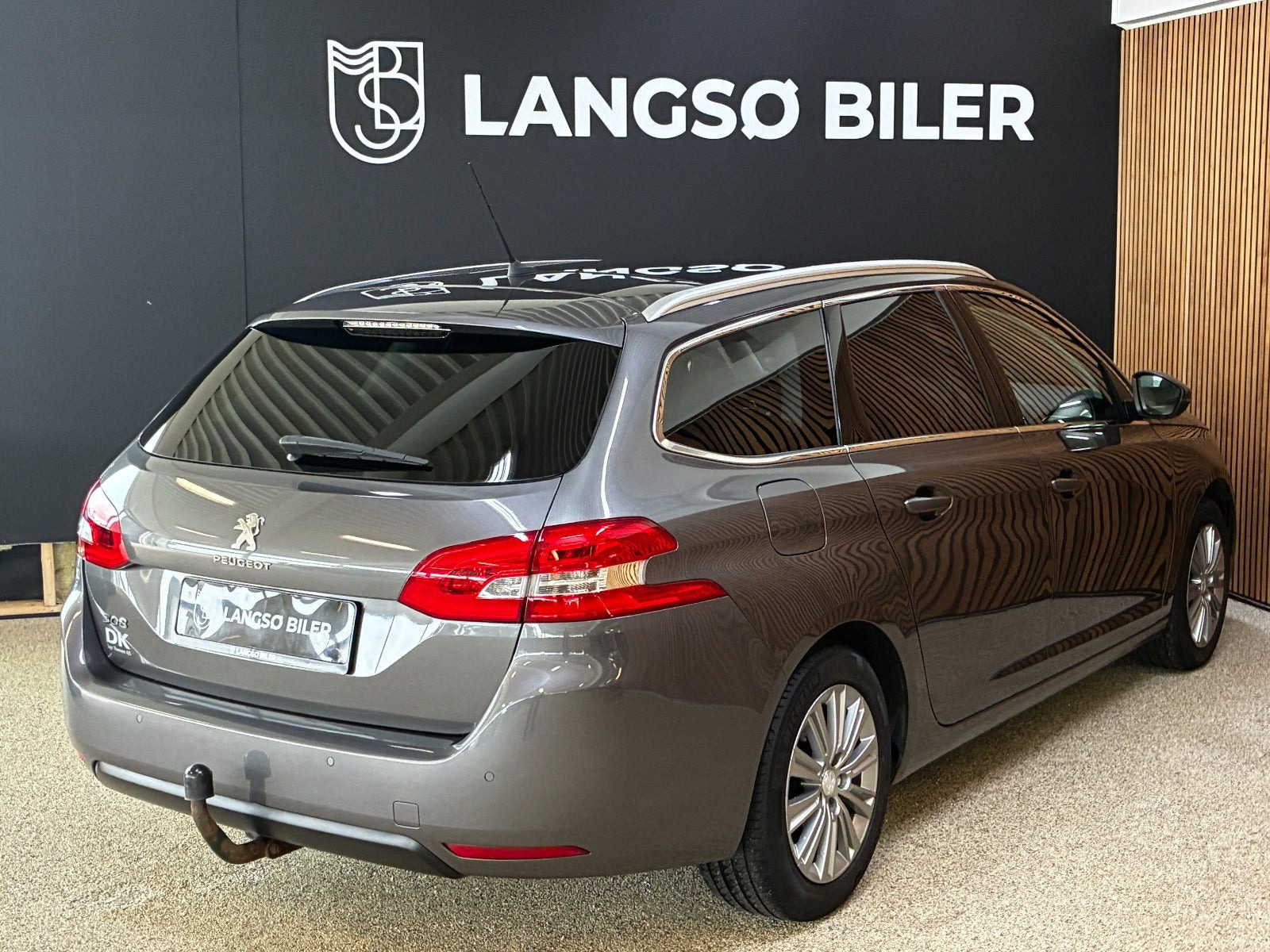 Grå Peugeot 308 fra 2018