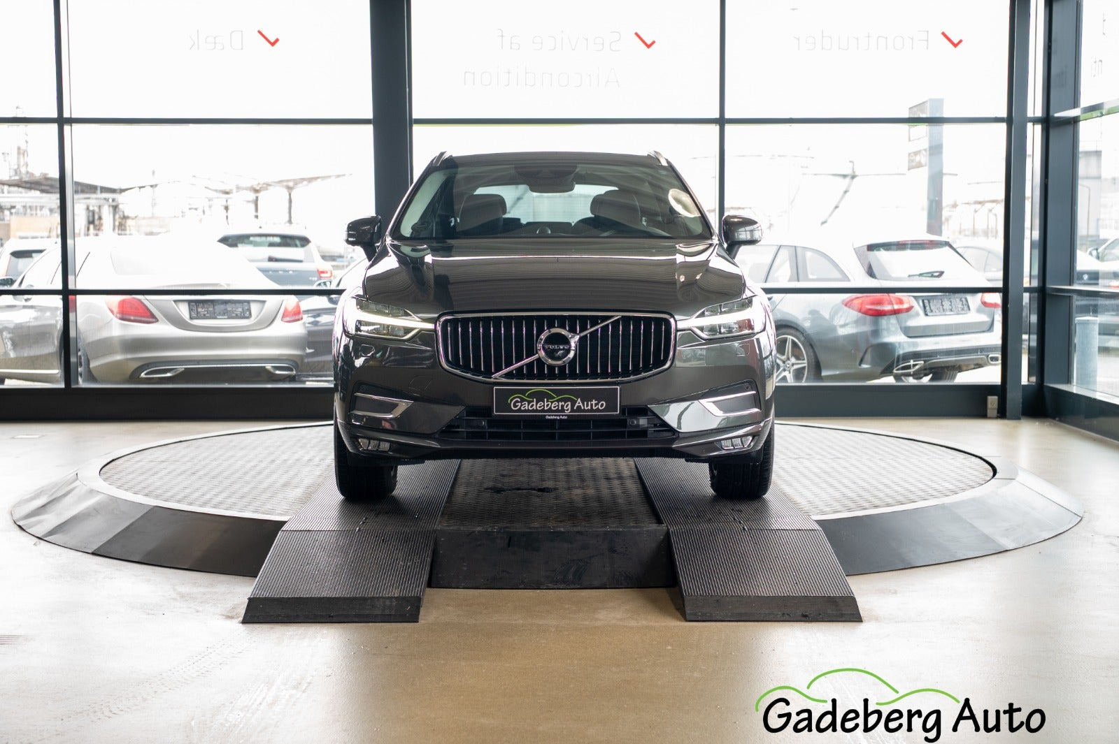 Grå Volvo XC60 fra 2018