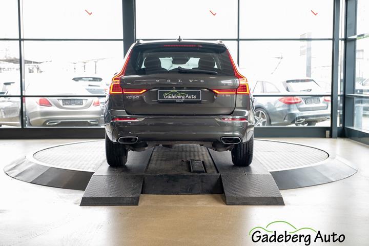 Grå Volvo XC60 fra 2018
