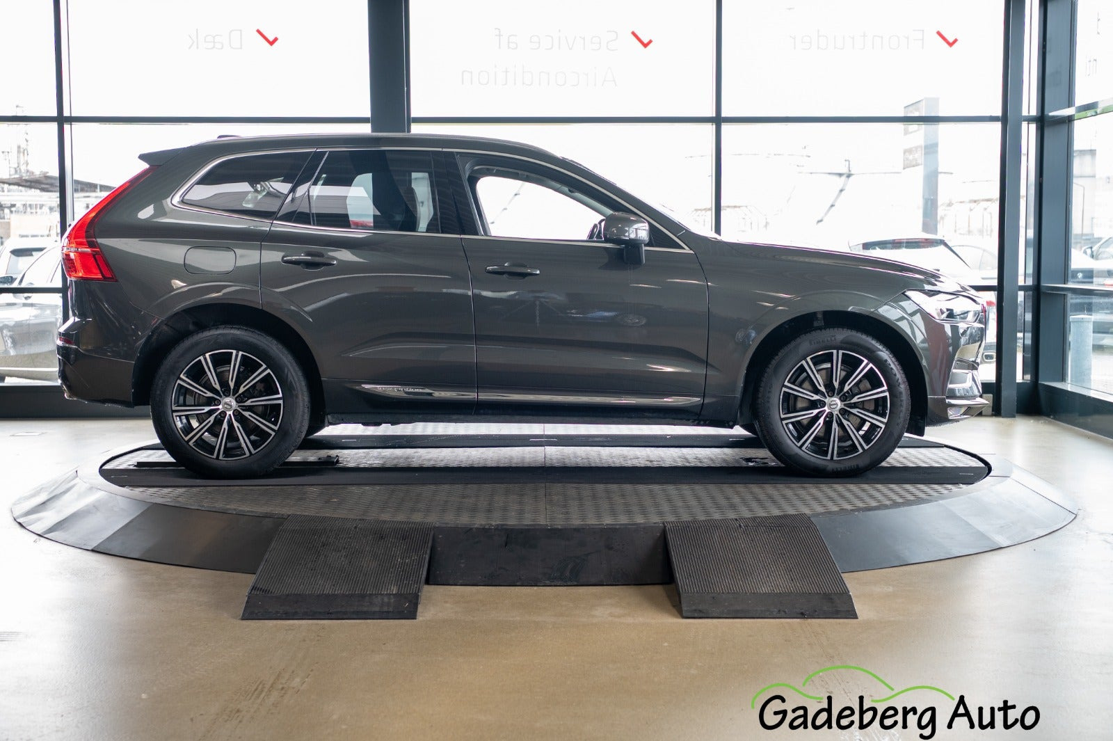 Grå Volvo XC60 fra 2018