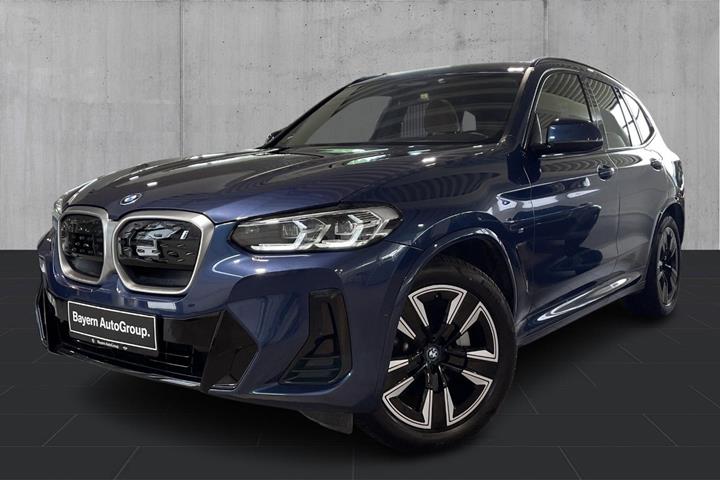 Blå BMW iX3 fra 2024