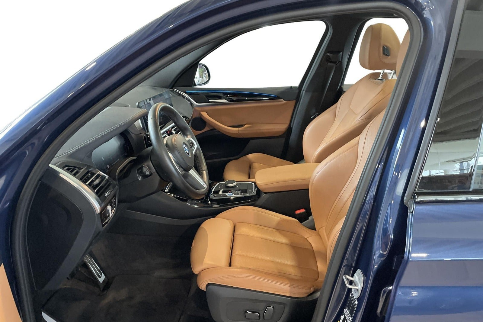 Blå BMW iX3 fra 2024