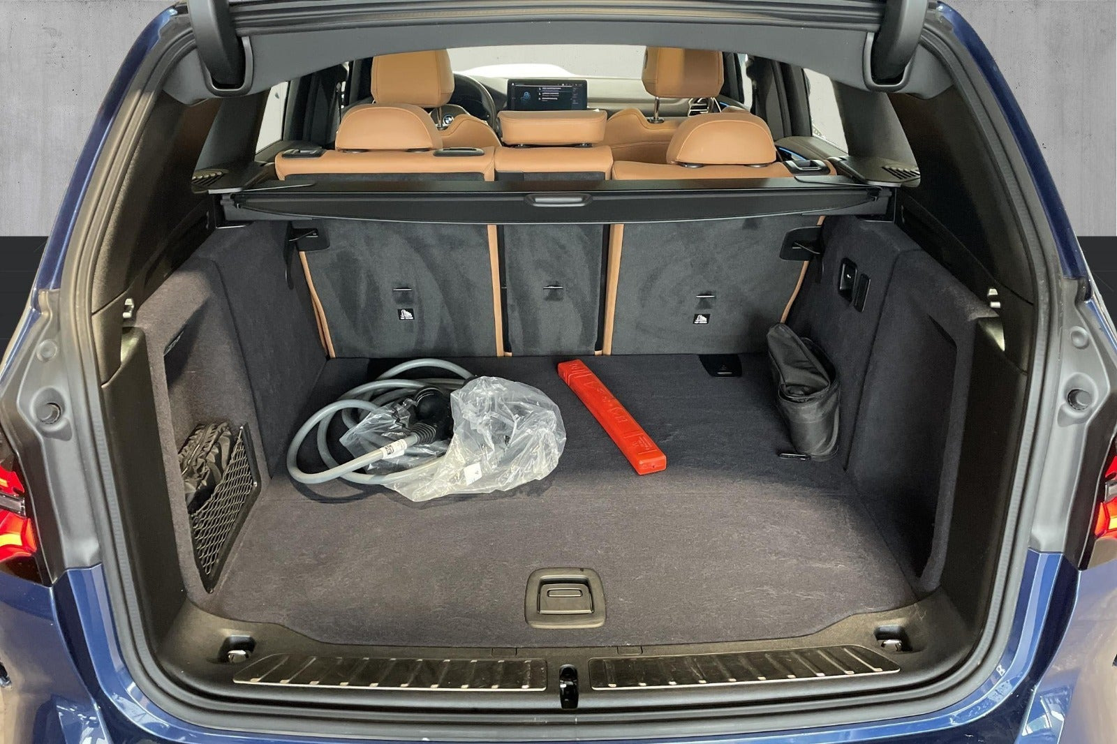 Blå BMW iX3 fra 2024