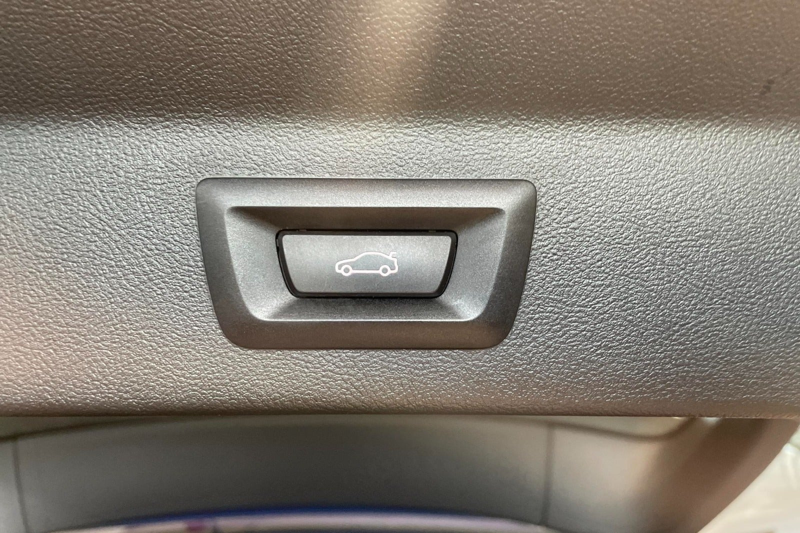 Blå BMW iX3 fra 2024